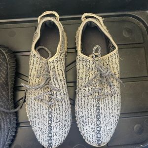 “Yeezy Turtle Dove”